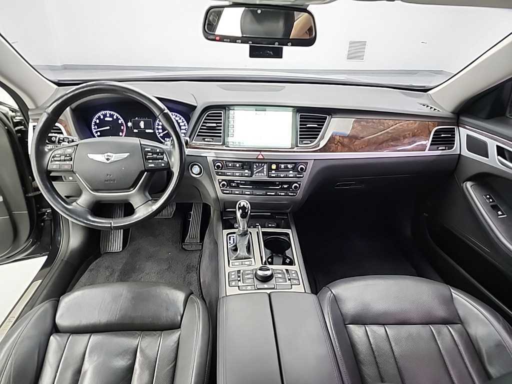 HYUNDAI Genesis - Vista 7