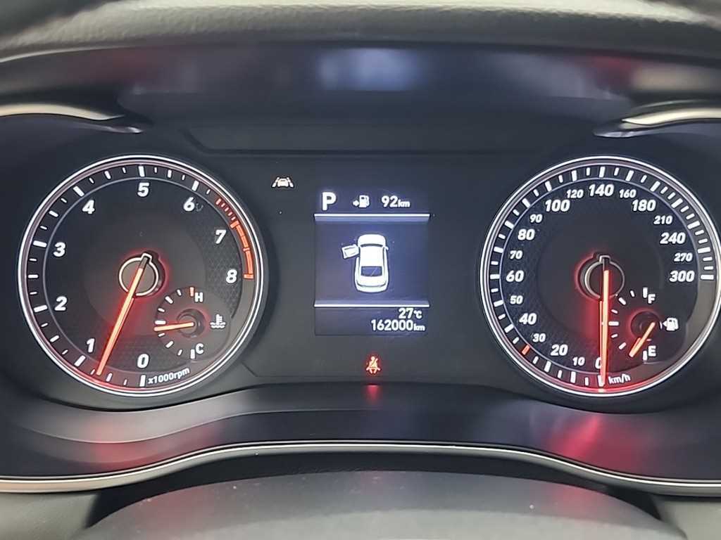 Genesis G70 - Vista 6