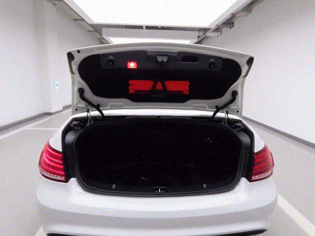Mercedes Benz E class - Vista 5