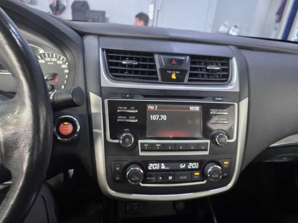 Nissan Altima - Vista 7