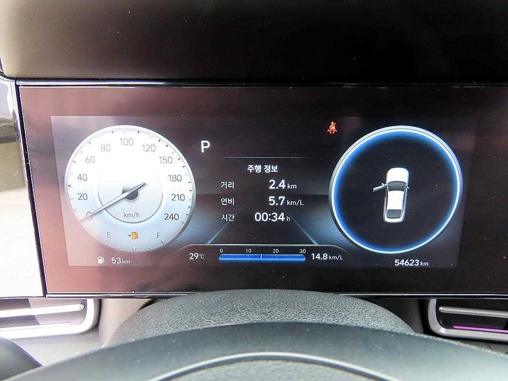 HYUNDAI Avante - Vista 9