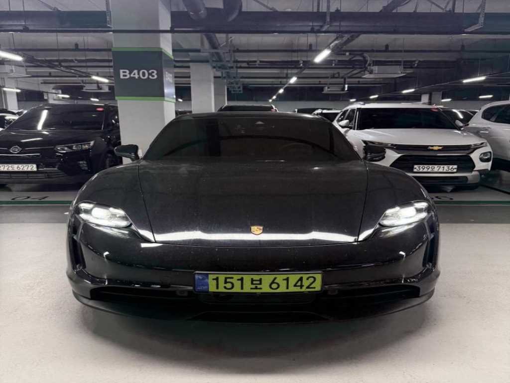 Porsche Taycan 2021 Negro - Importación desde Corea - HF Imports Iquique - Foto 1