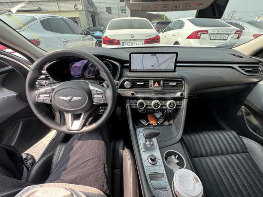 Genesis G70 - Vista 7