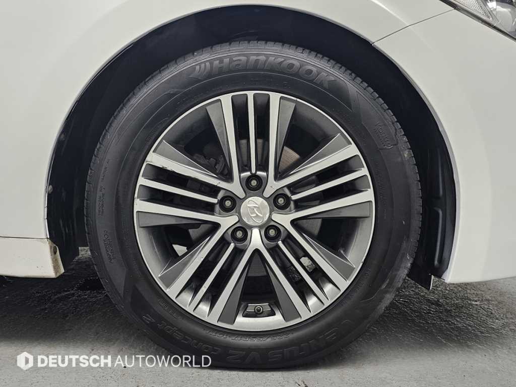 HYUNDAI Grandeur - Vista 5