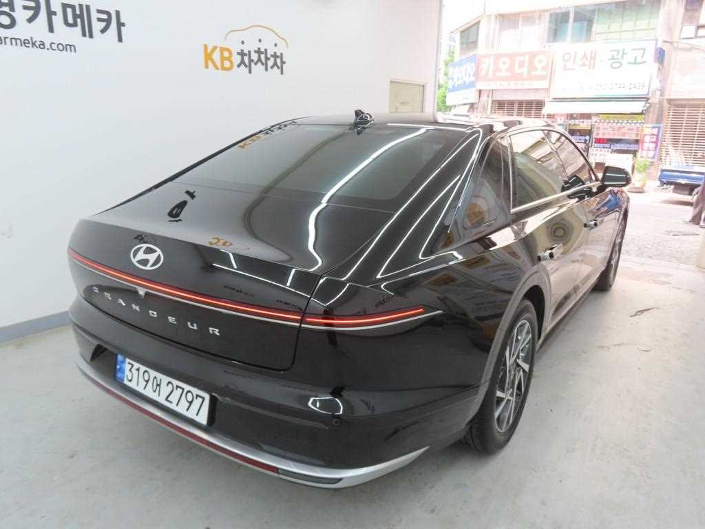 HYUNDAI Grandeur - Vista 3
