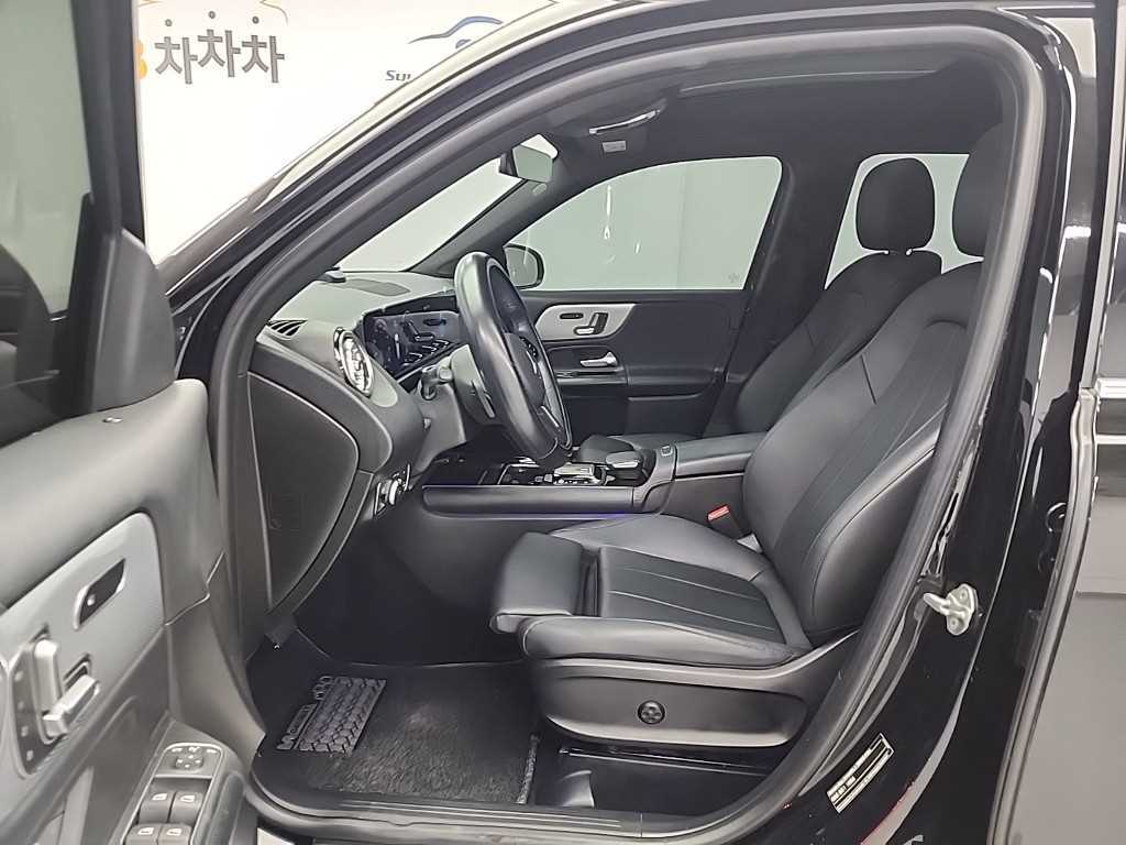 Mercedes Benz GLB Class - Vista 11