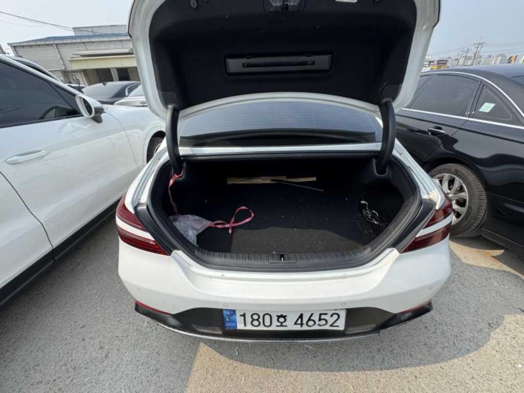 Genesis G70 - Vista 5