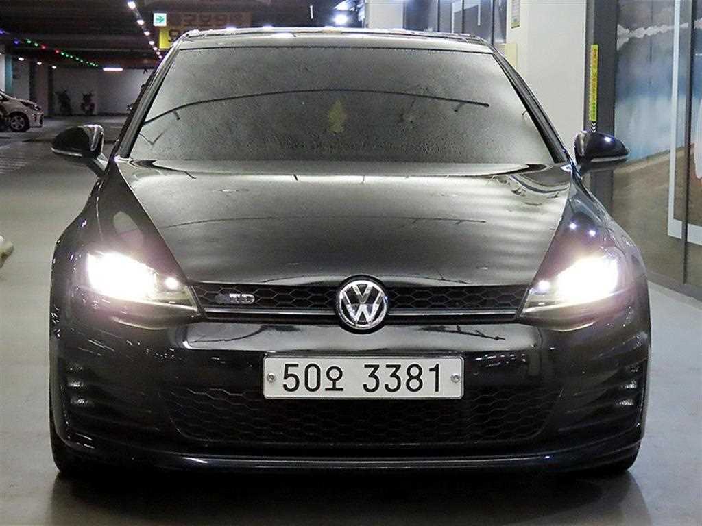 Volkswagen Golf - Vista 2
