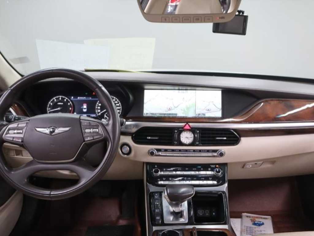 Genesis EQ900 - Vista 5