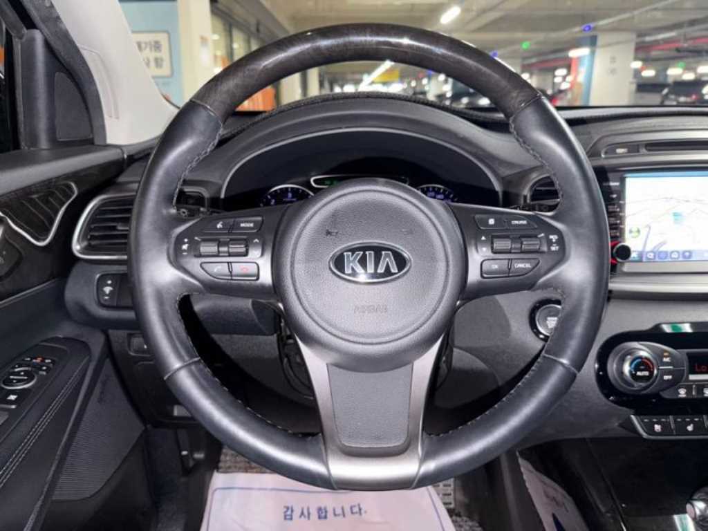 KIA Sorento - Vista 8
