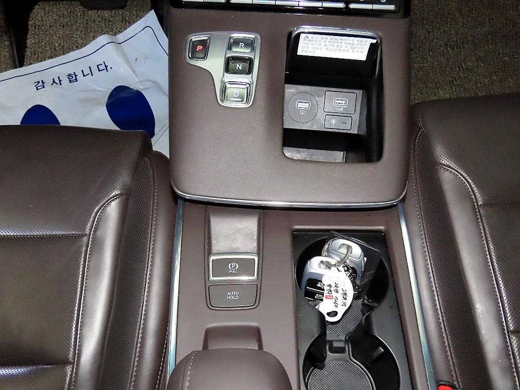 HYUNDAI Grandeur - Vista 11