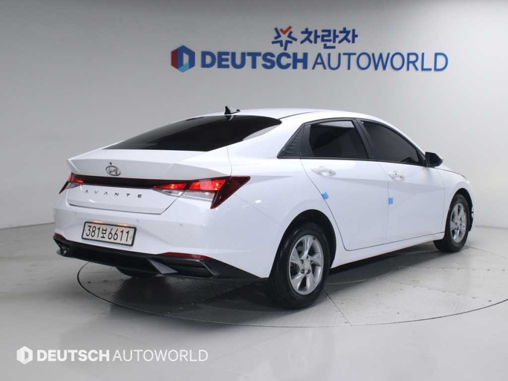 HYUNDAI Avante - Vista 4