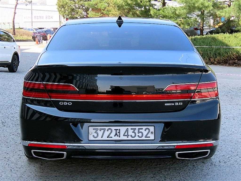 Genesis G90 - Vista 4