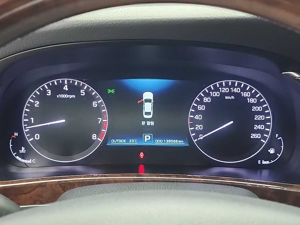 HYUNDAI Equus - Vista 6