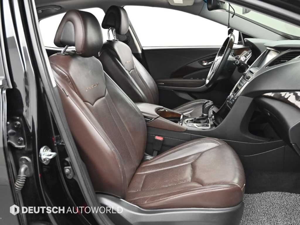 HYUNDAI Grandeur - Vista 10