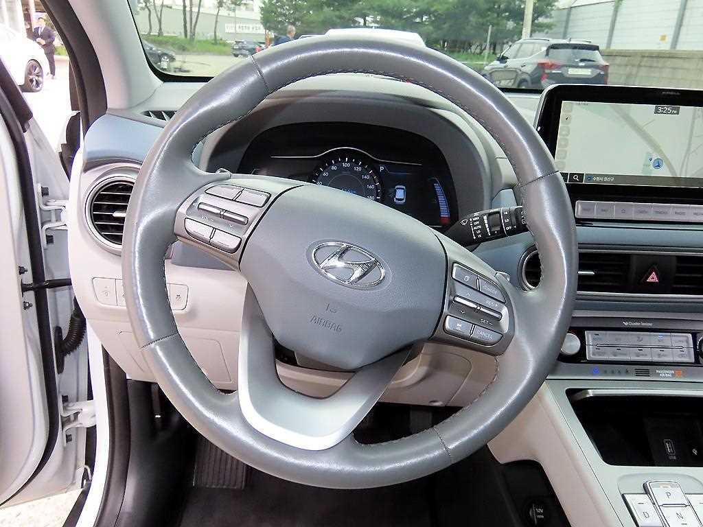 HYUNDAI Kona - Vista 8