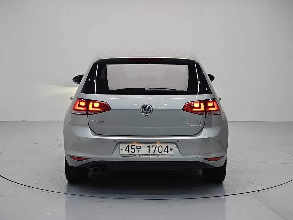 Volkswagen Golf - Vista 3