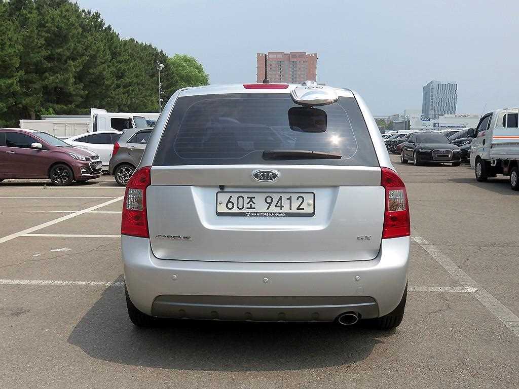 KIA Carens - Vista 3