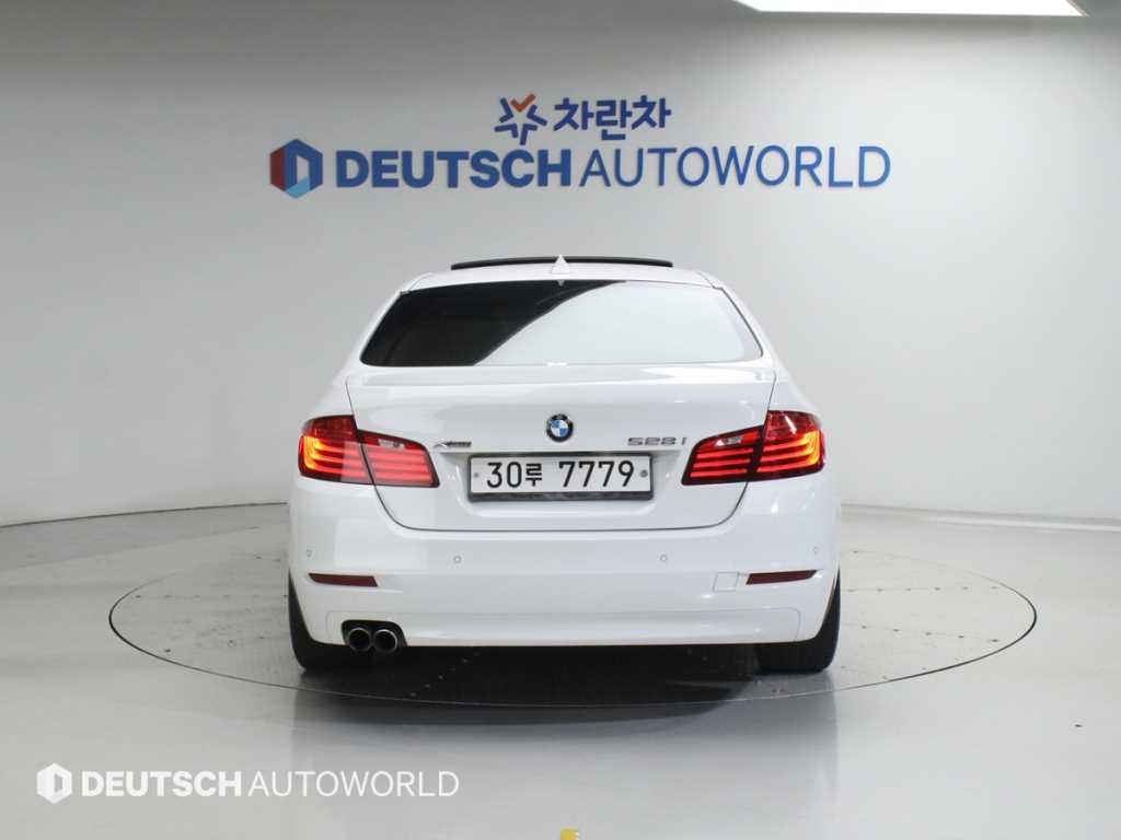 BMW 5 Series - Vista 4