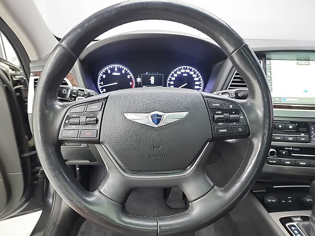HYUNDAI Genesis - Vista 9