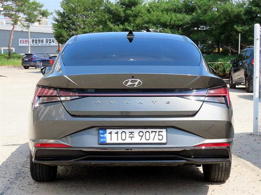 HYUNDAI Avante - Vista 4