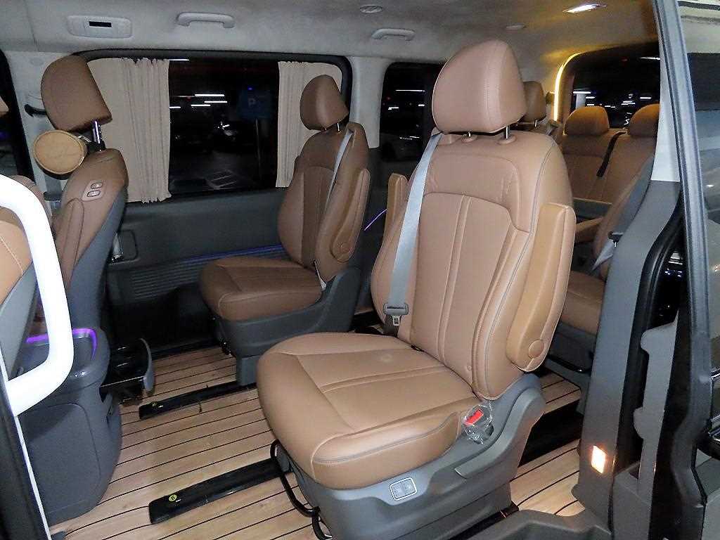 HYUNDAI Staria - Vista 7