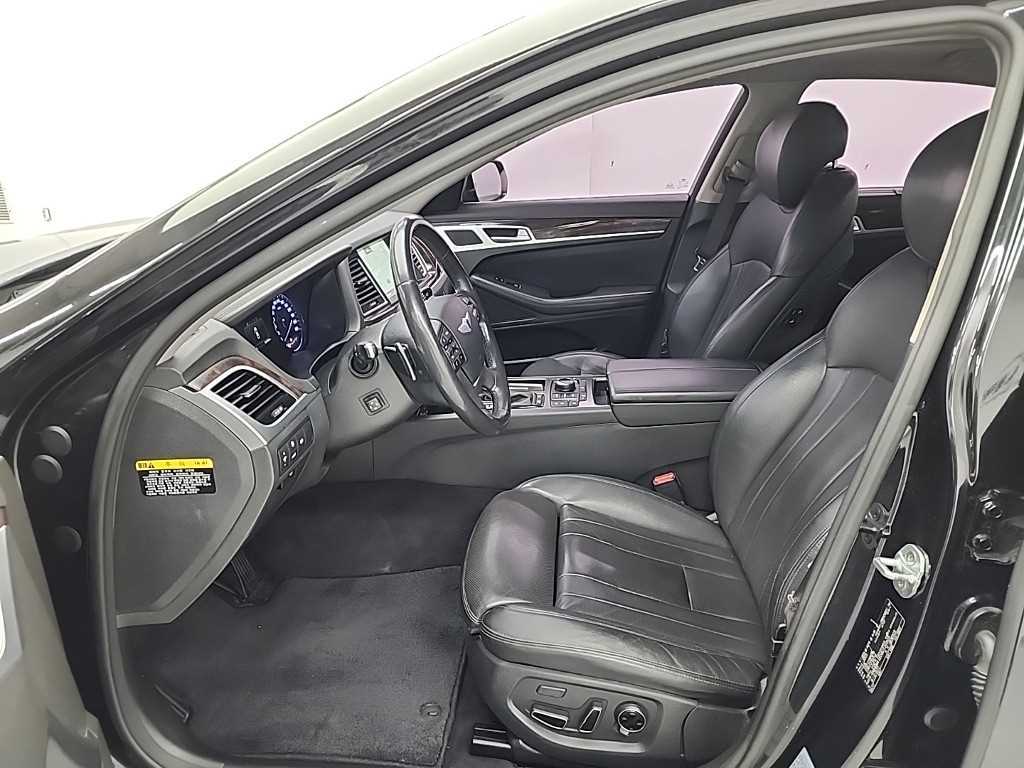 HYUNDAI Genesis - Vista 11