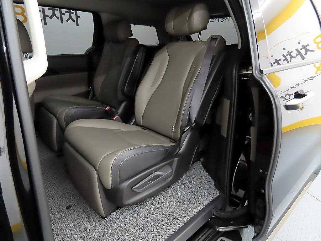 KIA Carnival - Vista 6