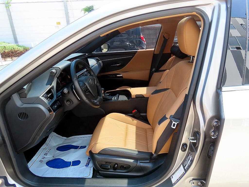Lexus ES - Vista 5