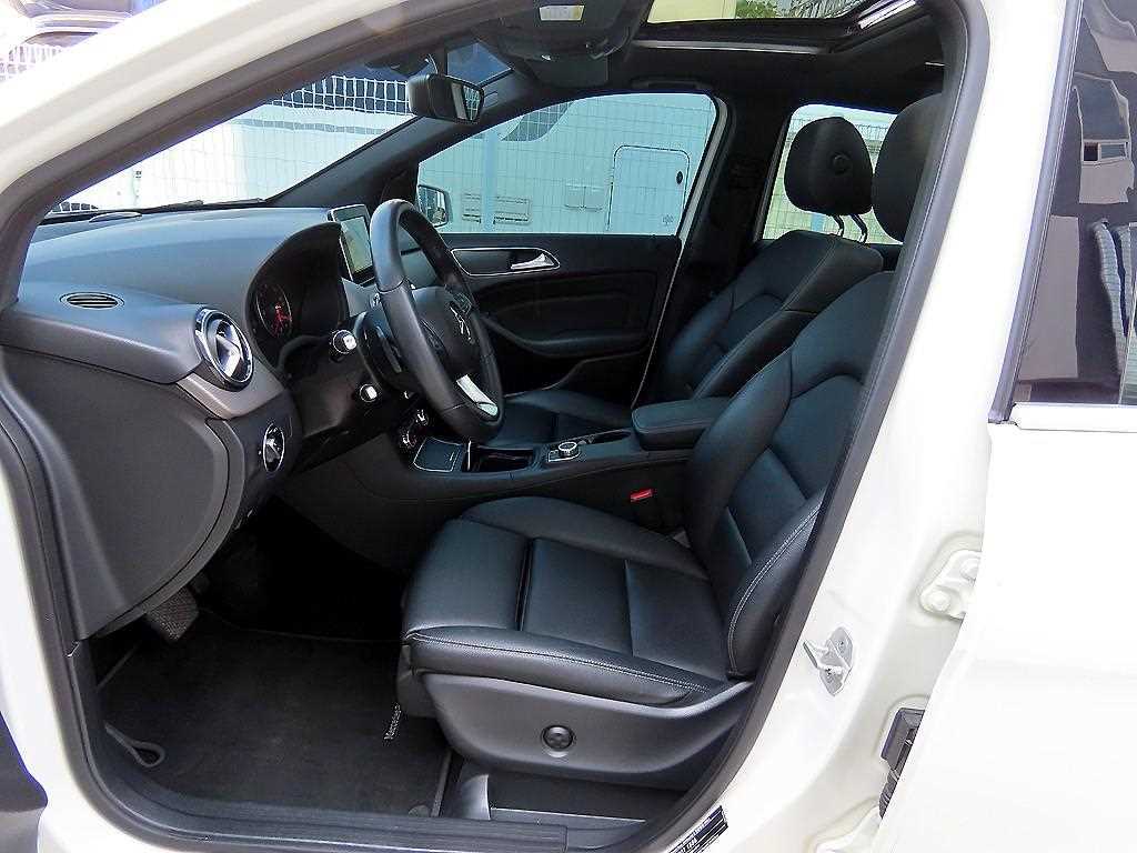 Mercedes Benz B Class (MY B) - Vista 5