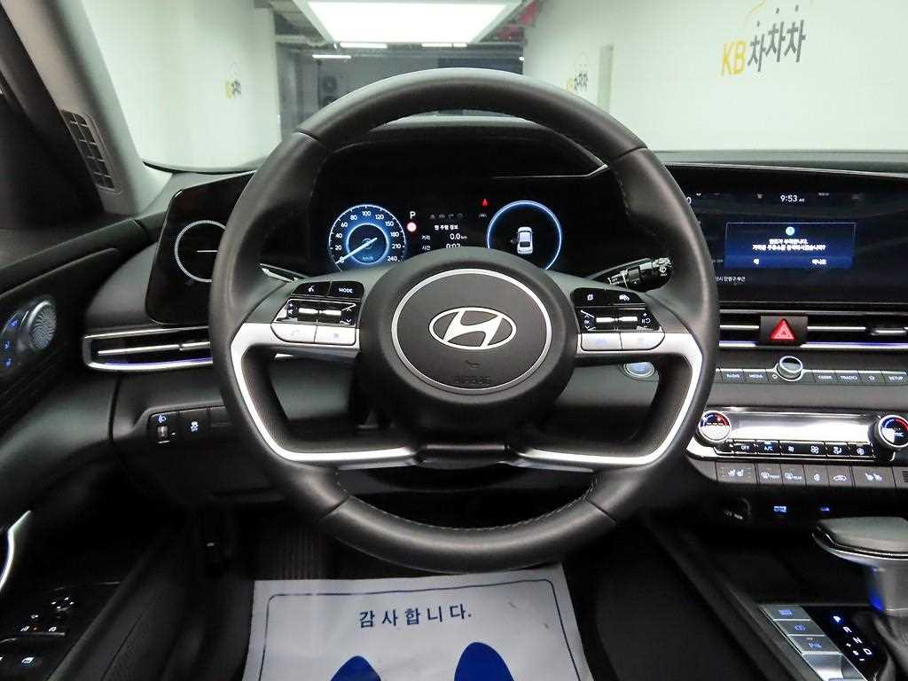 HYUNDAI Avante - Vista 7