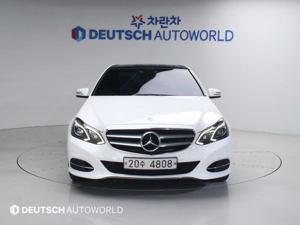Mercedes Benz E class - Vista 3
