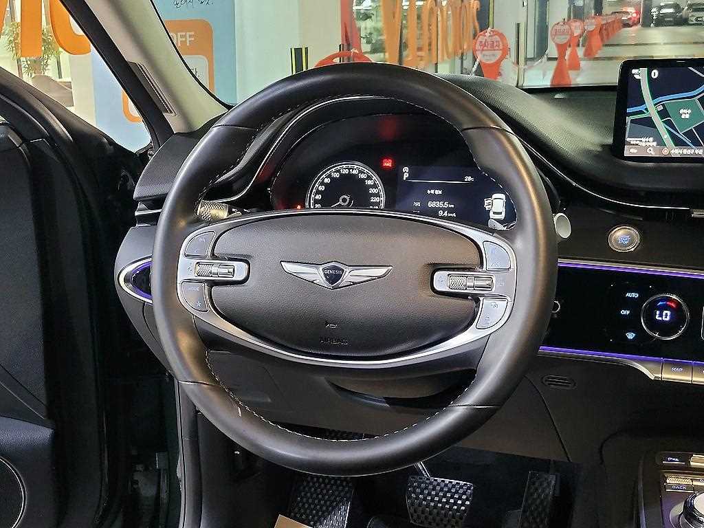 Genesis GV70 - Vista 9