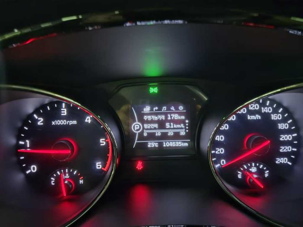 KIA Carnival - Vista 11