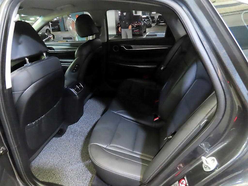 HYUNDAI Grandeur - Vista 7