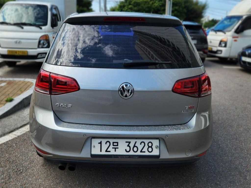 Volkswagen Golf - Vista 2