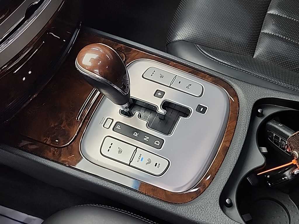 HYUNDAI Genesis - Vista 8