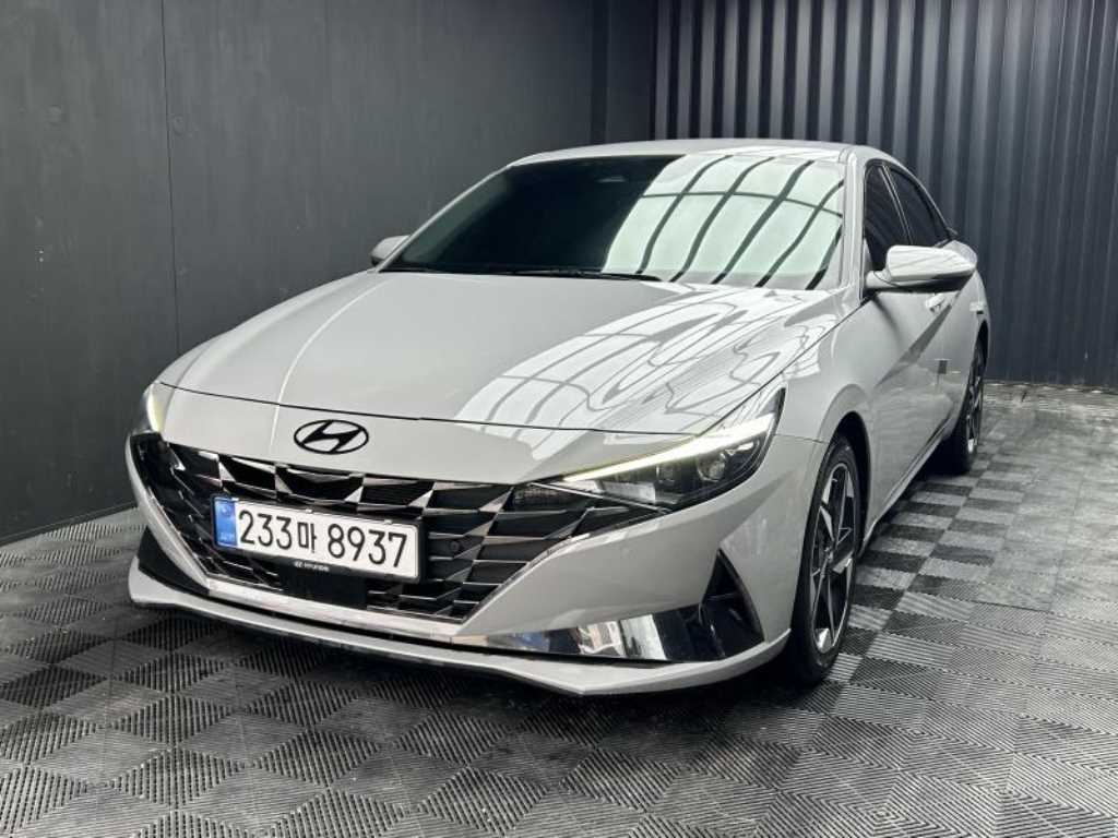 HYUNDAI Avante - Vista 3
