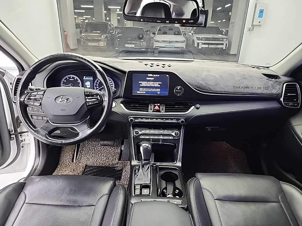 HYUNDAI Grandeur - Vista 7