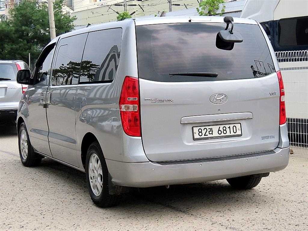 HYUNDAI Starex - Vista 3