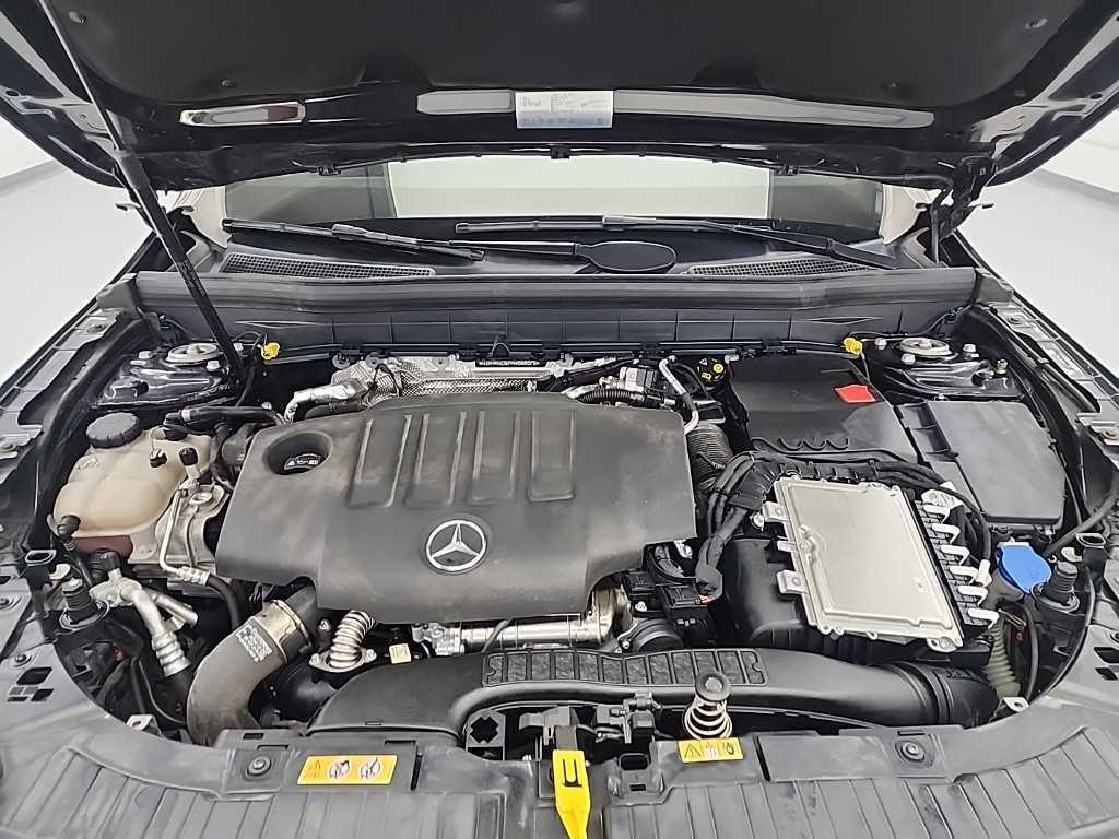 Mercedes Benz GLB Class - Vista 5