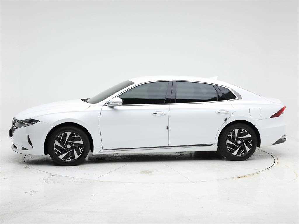 HYUNDAI Grandeur - Vista 3