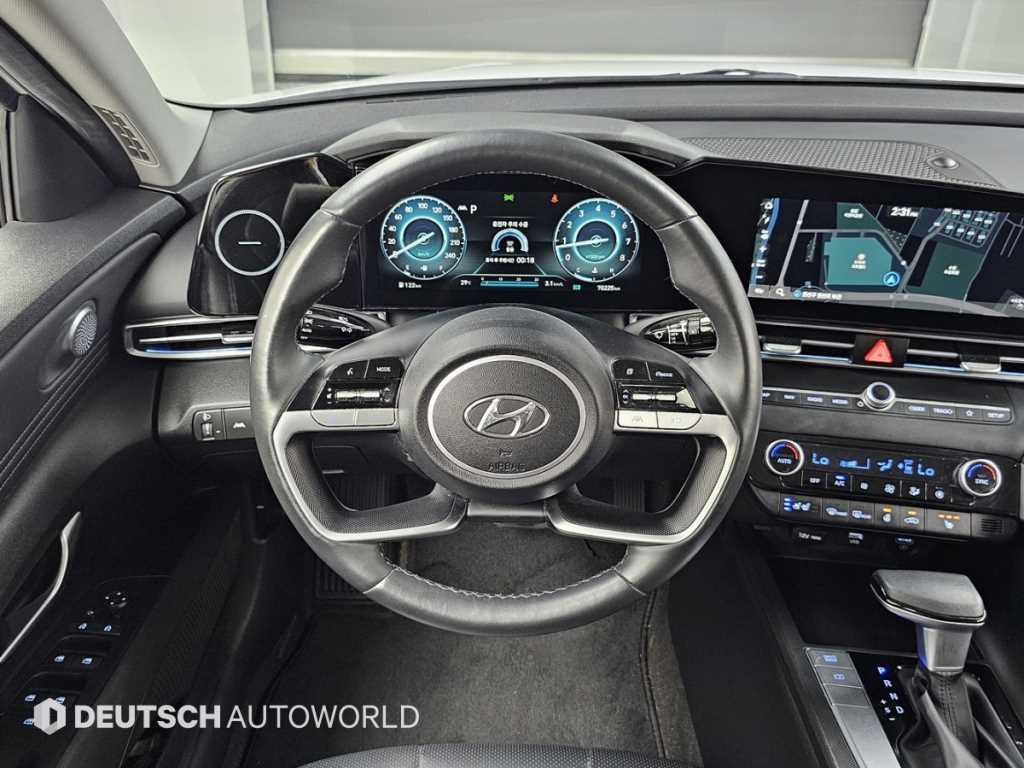 HYUNDAI Avante - Vista 12