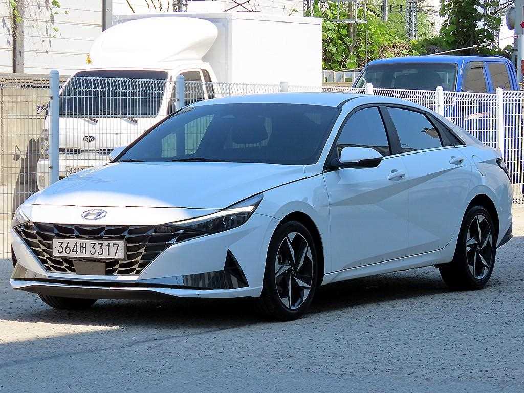 HYUNDAI Avante - Vista 2