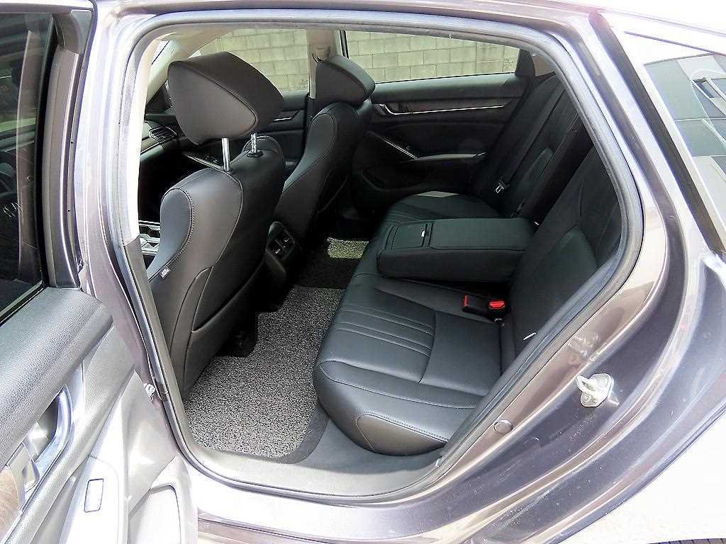 Honda Accord - Vista 6
