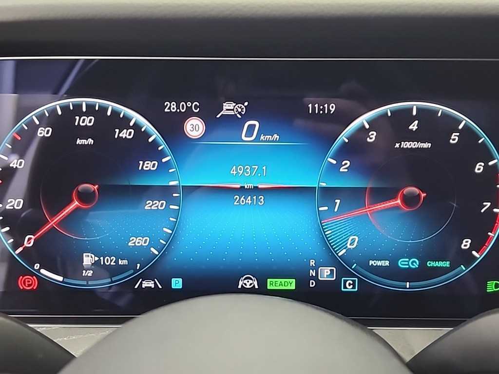 Mercedes Benz E class - Vista 6
