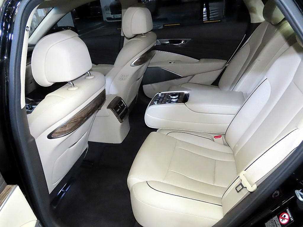 KIA K9 - Vista 7