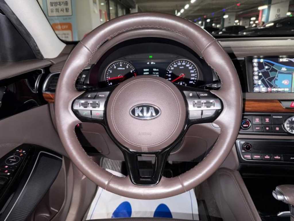 KIA K7 - Vista 8