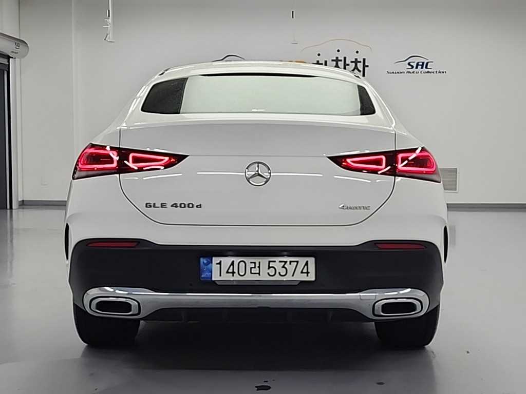 Mercedes Benz GLE Class - Vista 3