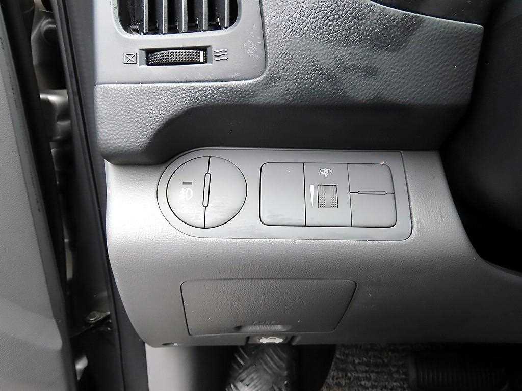 HYUNDAI Starex - Vista 12